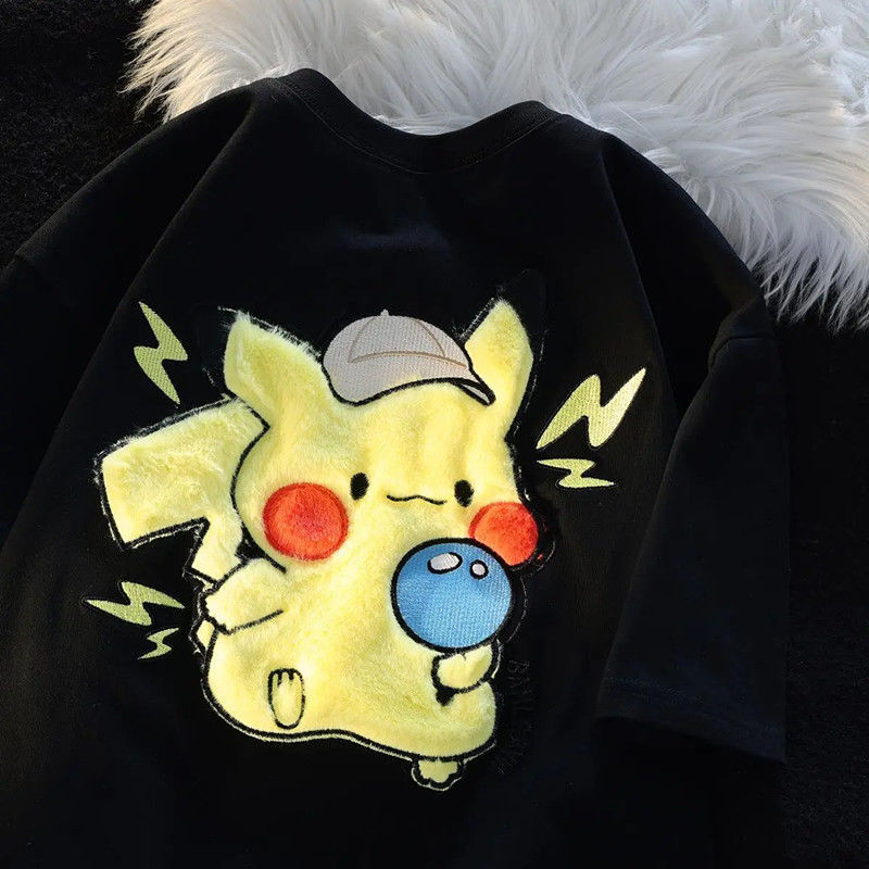 CAMISETA - PIKACHU PELÚCIA