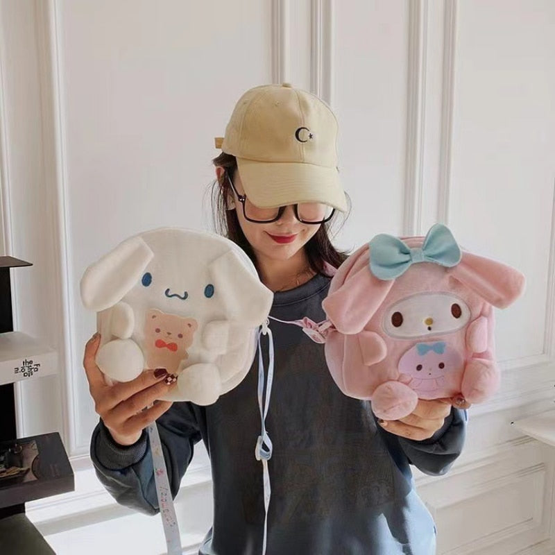 Bolsa de Pelúcia Sanrio – 18cm