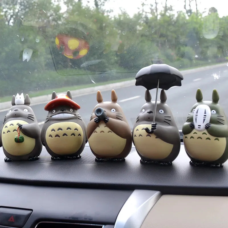 Bonequinhos Totoro Decorativo Balancinho – Edição Ghibli (15cm)