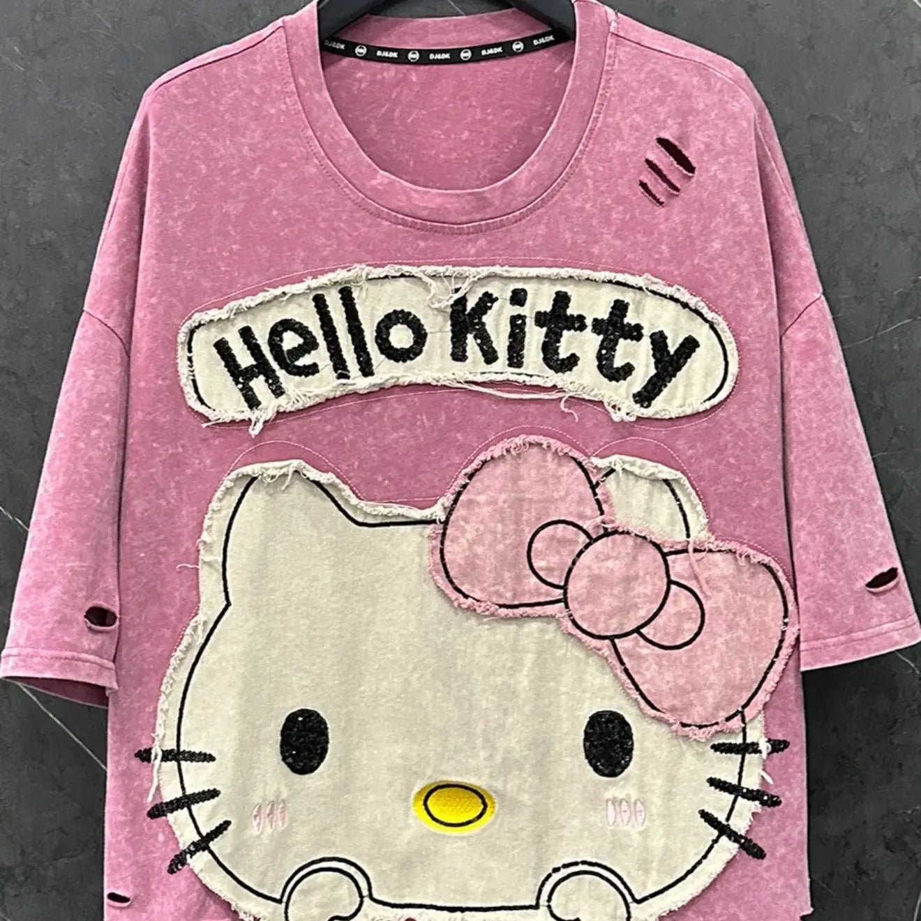 Camiseta Hello Kitty Y2K Destroyed