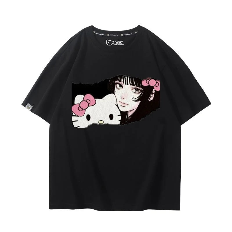Camiseta Hello Kitty x Tomie Kawakami – Estilo Sanrio Meets Junji Ito