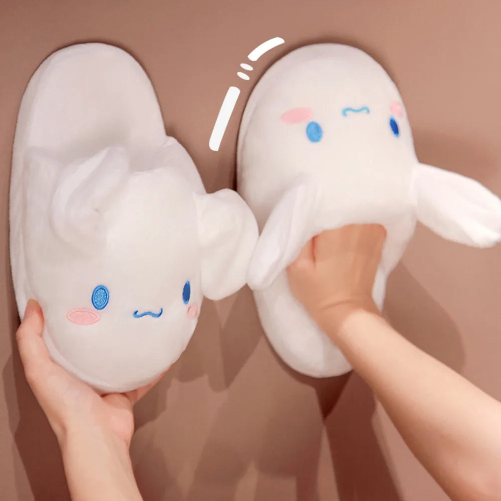 PANTUFAS DE PELÚCIA CINNAMOROLL