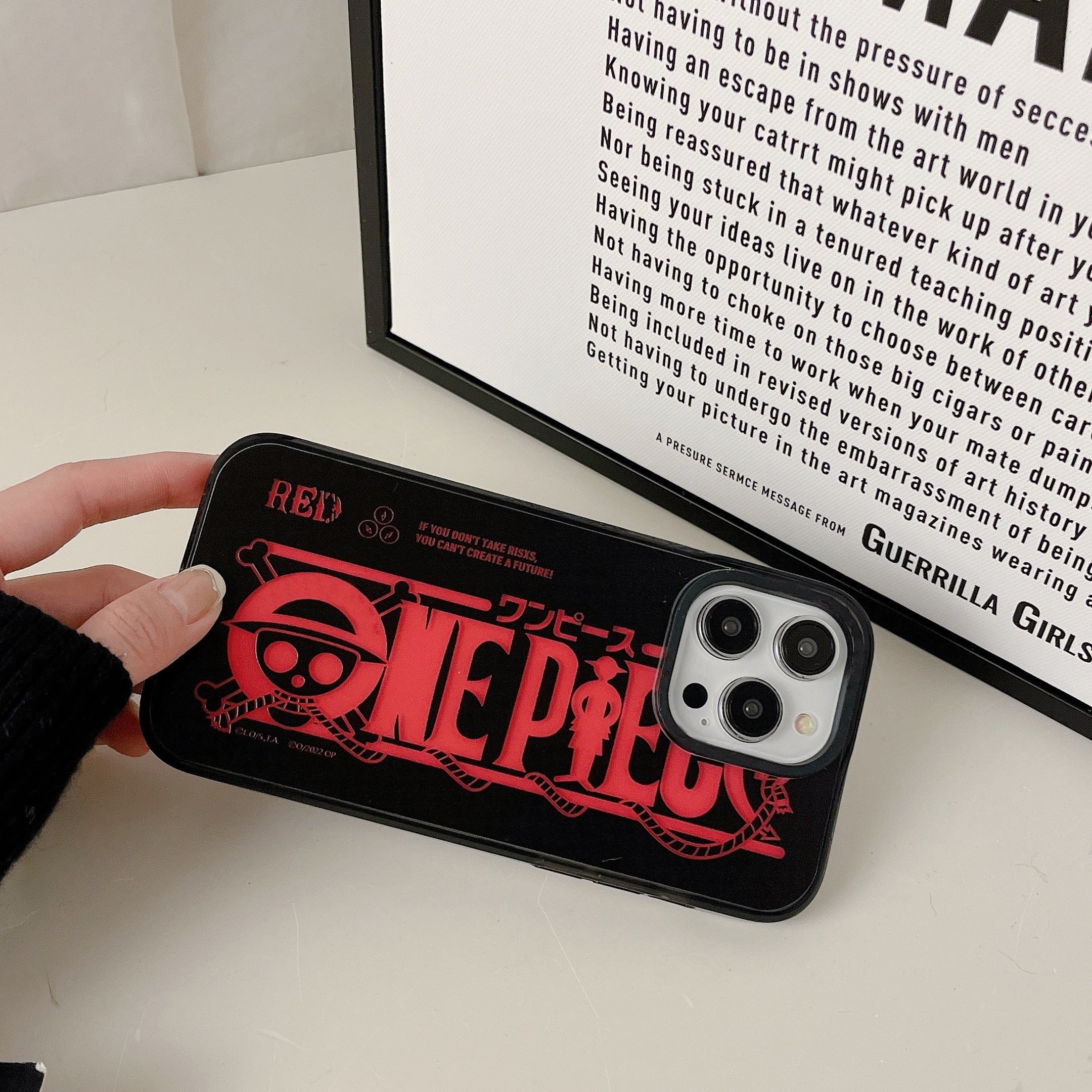 Capinha One Piece Stickers (iPhone)