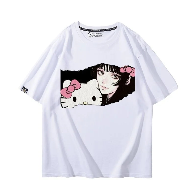 Camiseta Hello Kitty x Tomie Kawakami – Estilo Sanrio Meets Junji Ito