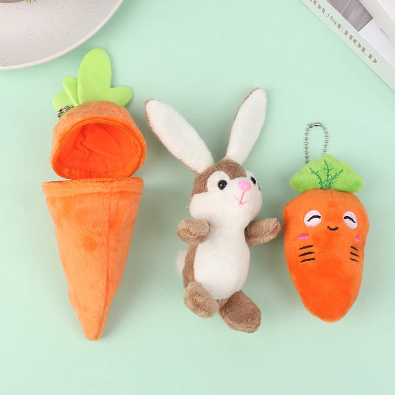 Chaveiro Coelhinho na Cenoura de Pelúcia