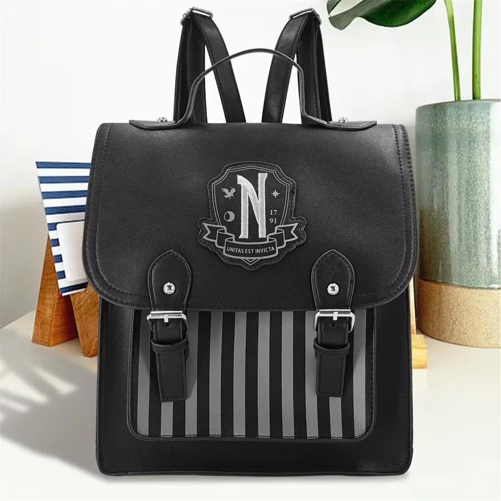 Mochila Wednesday Addams, Academia Nunca - Wandinha